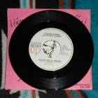 TUOMARI NURMIO & K. Y. ~ Hän On Täällä Tänään ~ 7" - pikkukuva 2