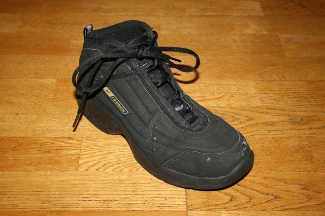 Reebok mustat treenikengät / kengät 40 (n. 25 cm)