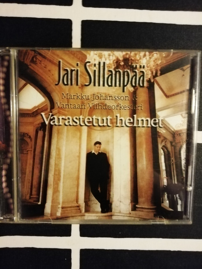 Jari Sillanpää. Varastetut helmet. V. 1998