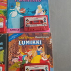 4 kappaletta vanhoja musiikkisatuja kasetteineen - pikkukuva 3