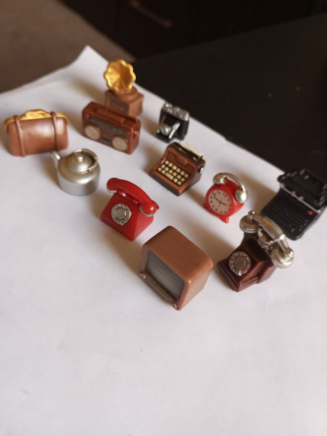 Retro tyyliset miniatyyri tavarat