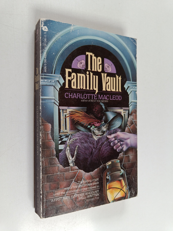 Charlotte Macleod : The family vault