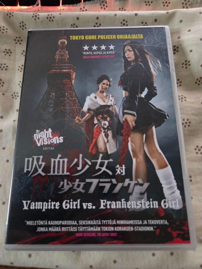 Vampire Girl vs Frankenstein Girl