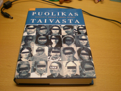 Nicholas D. Kristof & Sheryl Wudunn: Puolikas taivasta