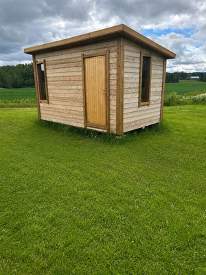 Juuri valmistunut sauna