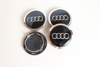 Audi vannekeskiöt – Kromireunus, Kromi-Musta – 69mm (4kpl