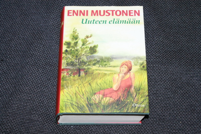 Enni Mustonen - Uuteen elämään / kolme kirjaa yhdessä