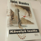 Iain Banks: Kävelyä lasilla - pikkukuva 1