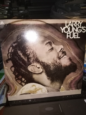 LP Larry Young's Fuel ( SIS POSTIKULU)