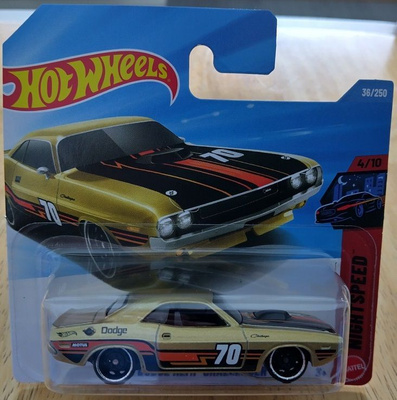 Dodge Challenger Hemi Hardtop 2D Gold 1970 Hot Wheels 1:64
