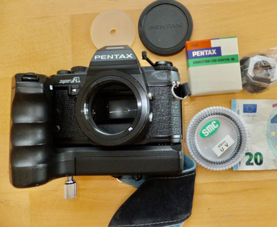 VANHA Kamera Pentax Super A + Moottoriperä ym