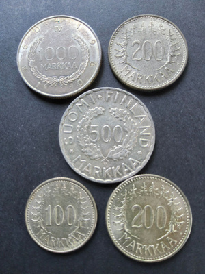 Yht. 2000mk Suomessa käytössä olleissa hopearahoissa! Kts!