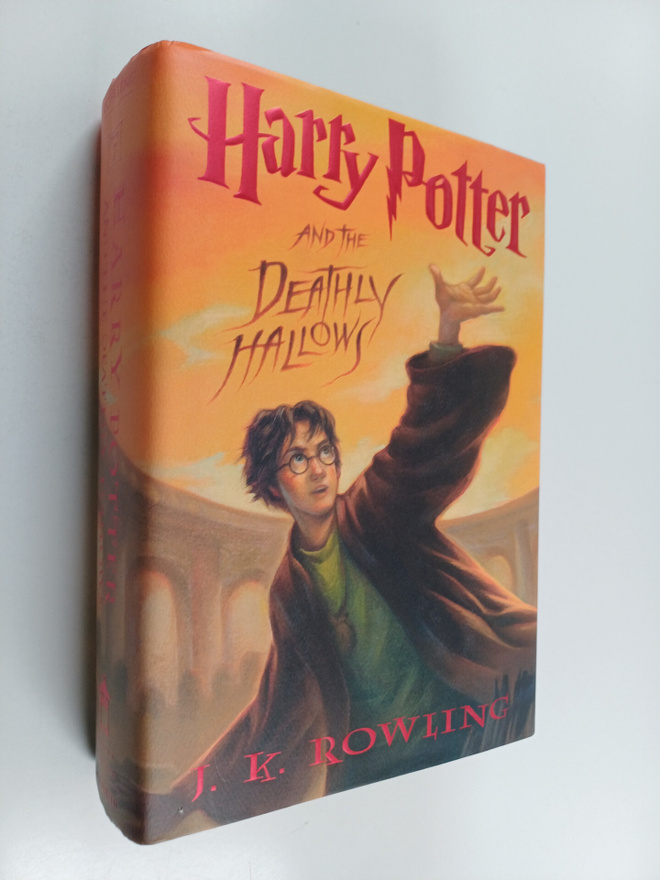 J. K. Rowling : Harry Potter and the deathly hallows