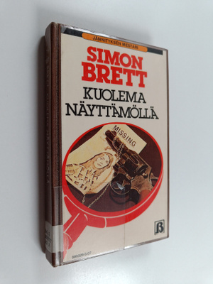 Simon Brett : Kuolema näyttämöllä