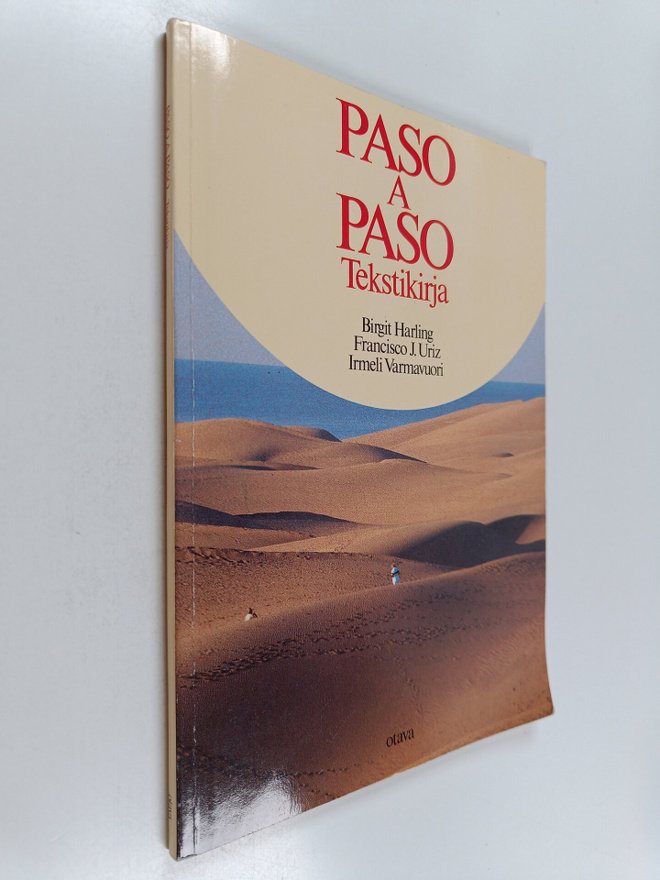 Francisco J. Uriz ym. : Paso a paso : tekstikirja