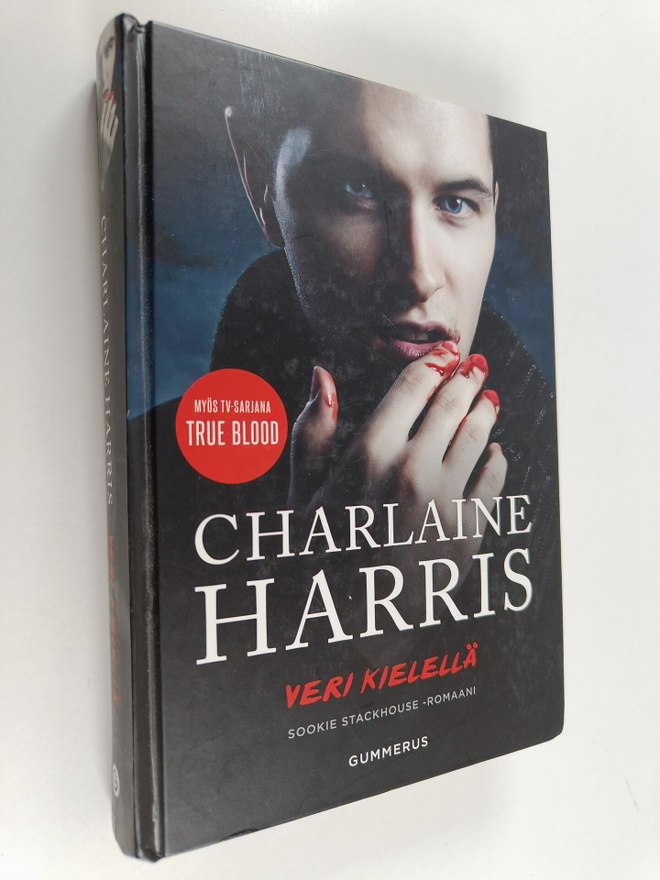 Charlaine Harris : Veri kielellä