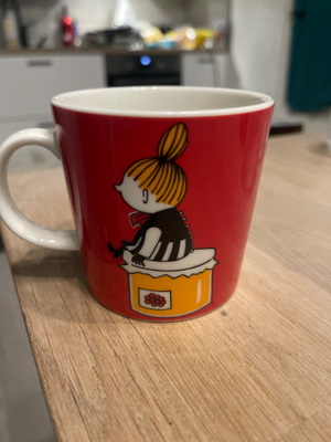 Arabia Muumimuki Pikku Myy, punainen