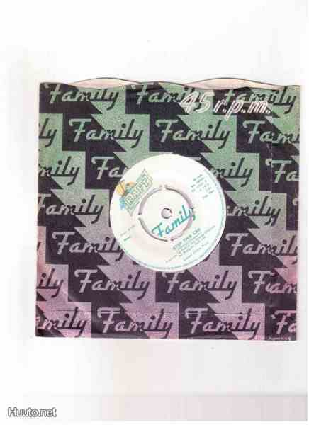 Vinyyli-single: FAMILY: BOOM BANG/ STOP THIS CAR