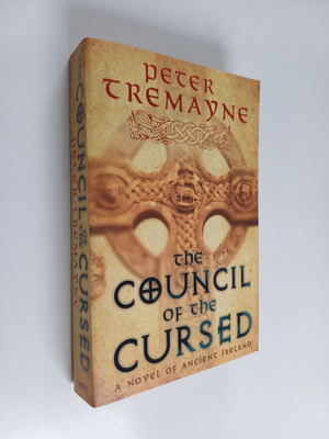 Peter Tremayne : The council of the cursed