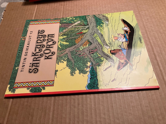 TINTIN SEIKKAILUT 12 SÄRKYNYT KORVA HIENO