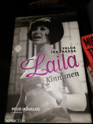 Reijo ikävalko Valoa ikkunassa Laila Kinnunen
