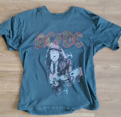 AC/DC - Angus Young (virallinen t-paita)