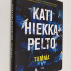 Kati Hiekkapelto : Tumma - pikkukuva 1