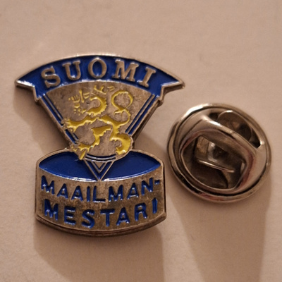 SUOMI JÄÄKIEKON MAAILMANMESTARI PINSSI