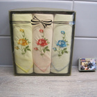 NENÄLIINASETTI, Three Ladies Handkerchiefs - pikkukuva 1
