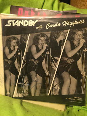 Standby with Carola Häggkvist vinyyli nimikirjoituksella