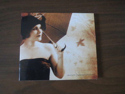 Itkevä Tyttö: Sateenvarjokatu CD-EP