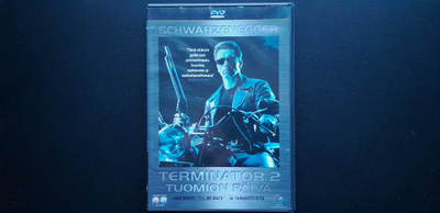 DVD: Terminator 2: Tuomion Päivä (Schwarzenegger) *Egmont*