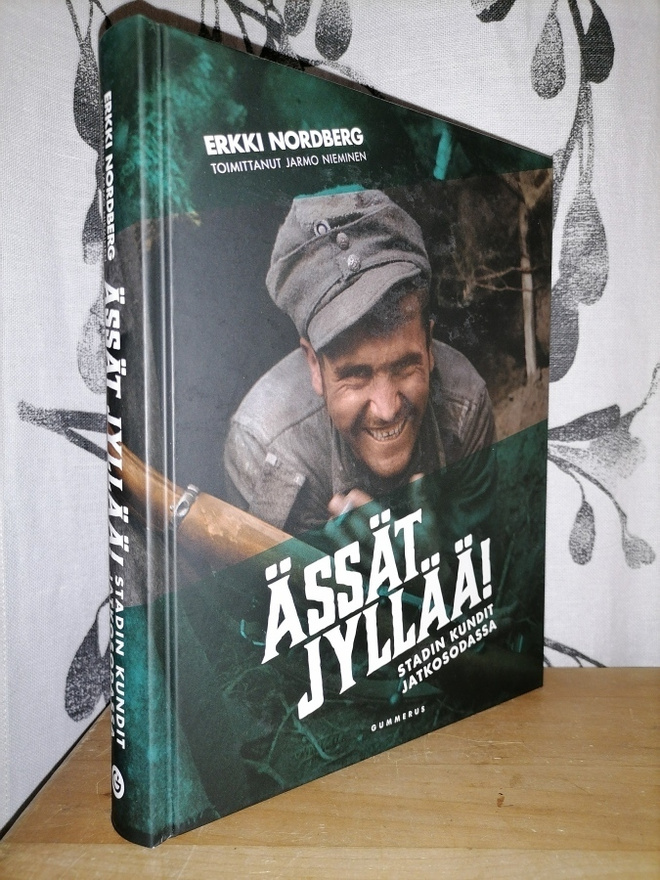 Ässät jyllää! - Stadin kundit jatkosodassa - 1.p.Uusi