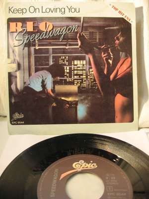Reo Speedwagon: Keep On Loving You 7"