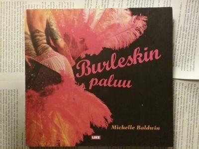 Michelle Baldwin - Burleskin paluu (nid.)