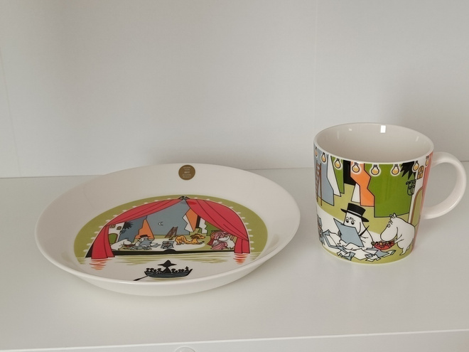 Kesäteatteri 2017 kesä-sesonki muki ja lautanen tarralliset
