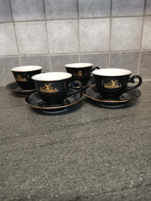 Kahvikupit ja aluslautaset 4+4 Glendfidding musta/kulta