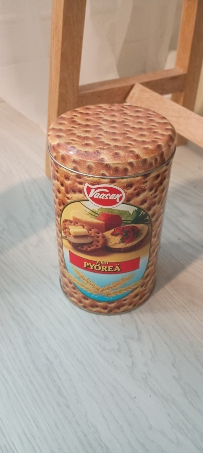 Pieni pyöreä näkkileipä purkki