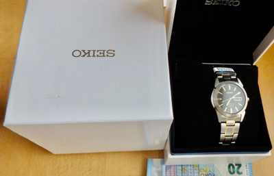 VANHA Kello Seiko Sapphire Titanium 100 m WaterresistantUPEA