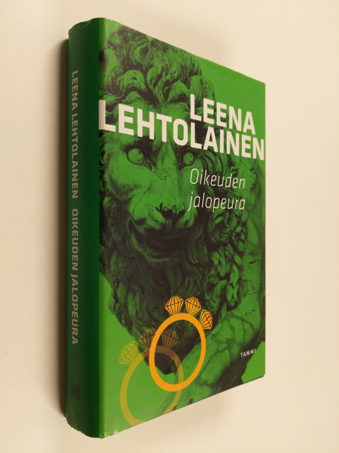 Leena Lehtolainen : Oikeuden jalopeura