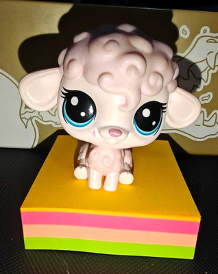 LPS Littlest Pet Shop #2-98 Lamb "Petula Woolright"