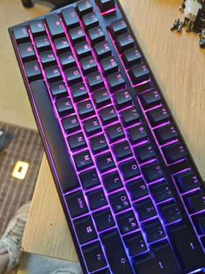 Myydään Ducky One 2 RGB logitech G502 pro