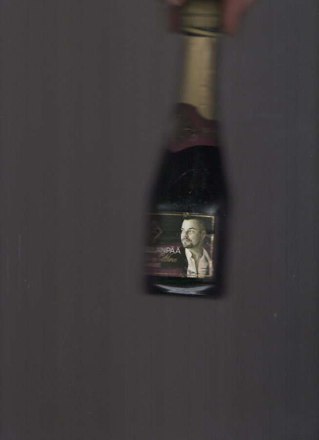 Jari Sillanpää Viini pullo. tyhjä. 20 CL.
