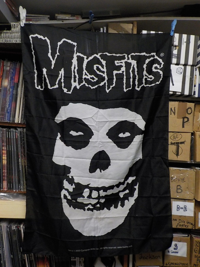 MISFITS PÄÄKALLO 2003 SEINÄLIPPU (+)