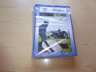 180 kpl uusia Ford 4000 traktori julisteita A4