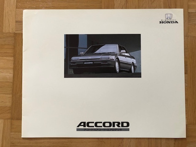 Esite Honda Accord noin vuodelta 1987 - 1988