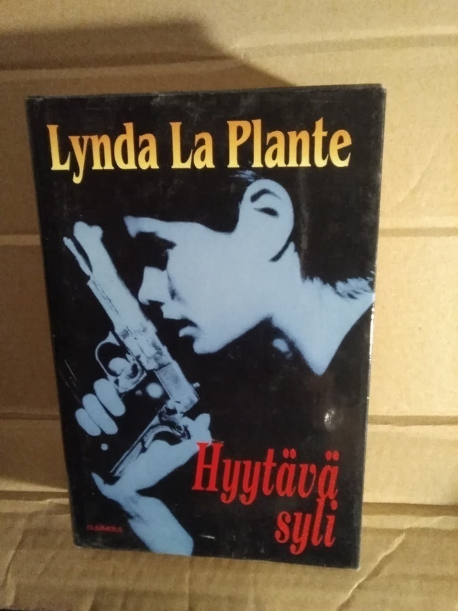 Linda La Plante: Hyytävä syli