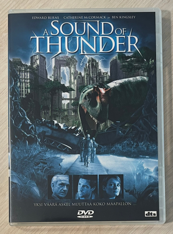 Peter Hyams: SOUND OF THUNDER (2005) Catherine McCormack