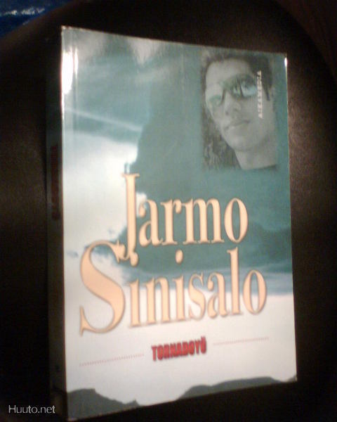 Jarmo Sinisalo TORNADOYÖ ( 1 p. 2009 ) Sis. postikulut