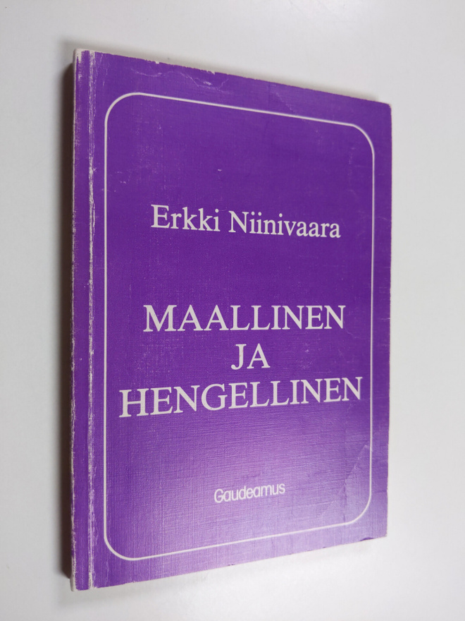 Erkki Niinivaara : Maallinen ja hengellinen